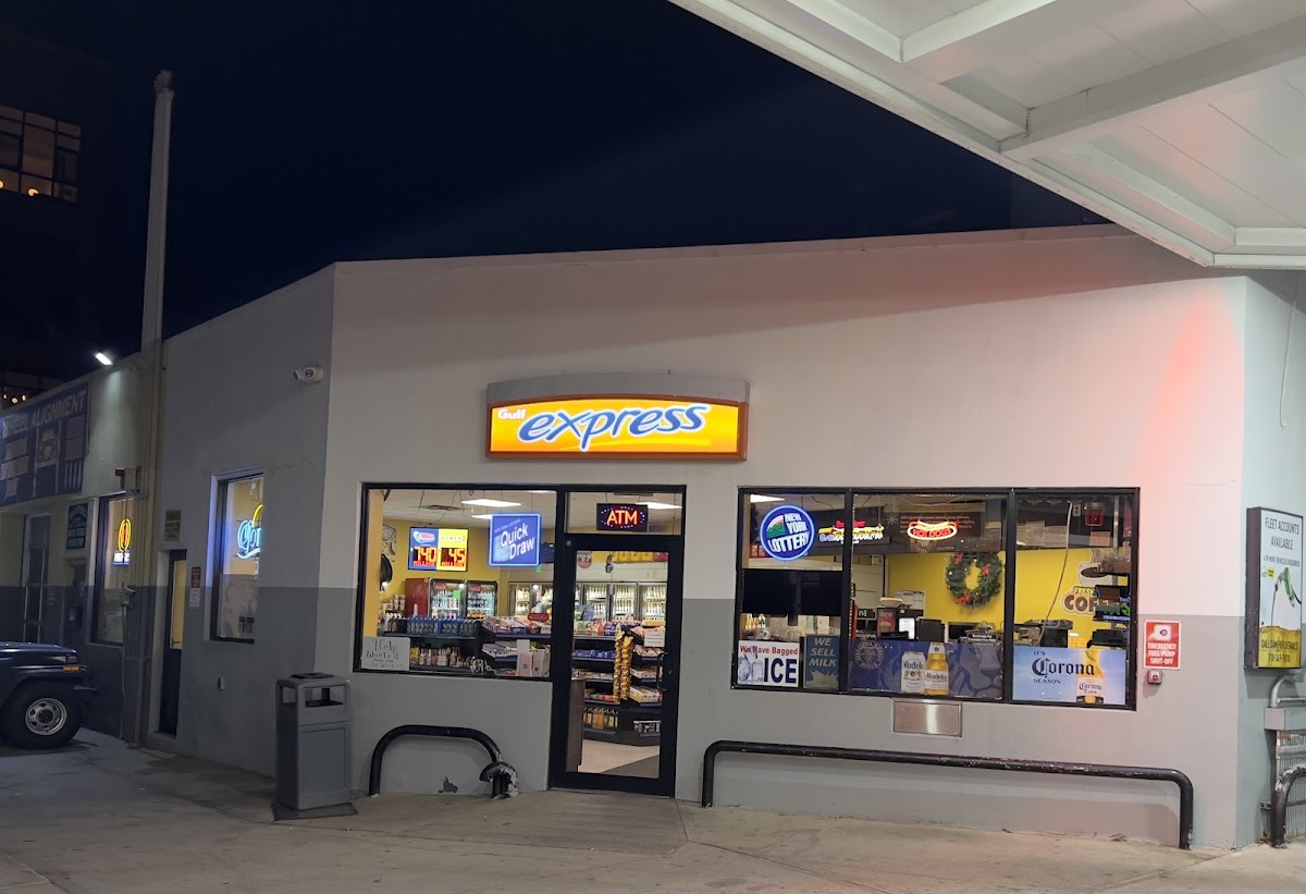 HG Service Station work bay